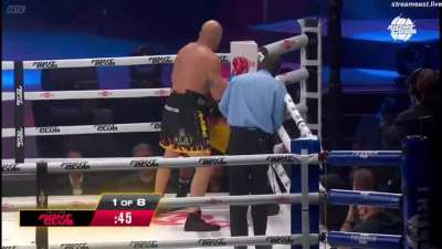 46 year old Anderson Silva knocks out Tito Ortiz in the first round
