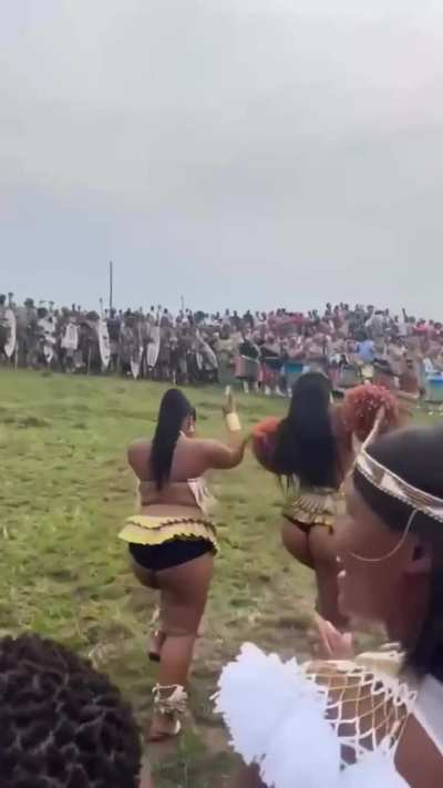 Booty dance 🥵