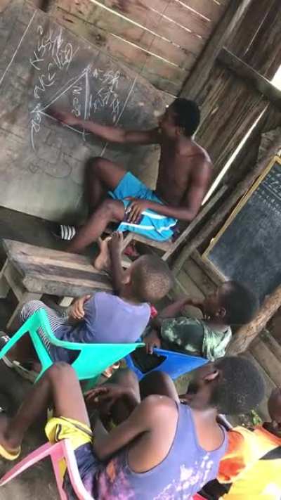 Soyez concentr&eacute;s en cours ou bien vous allez rater des choses