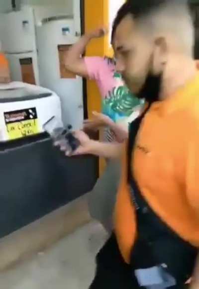 Voc&ecirc; quer eu, ou ela?
