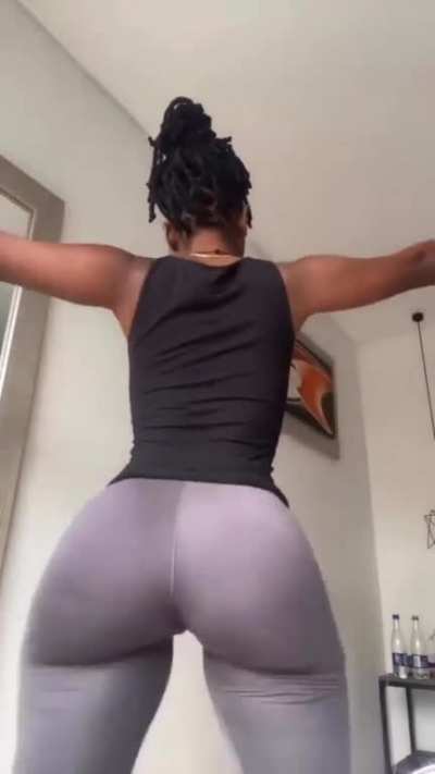 Trinity (@l0yal_trini)