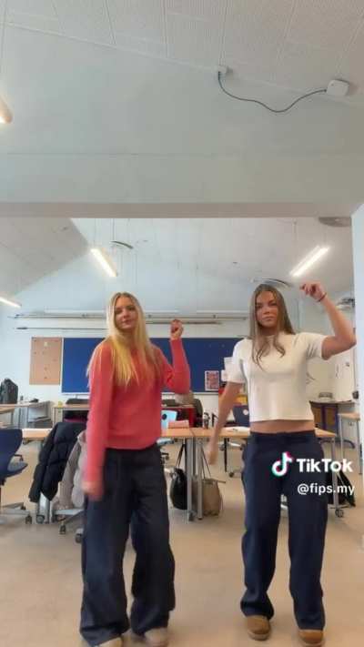 midriff showing tiktoks