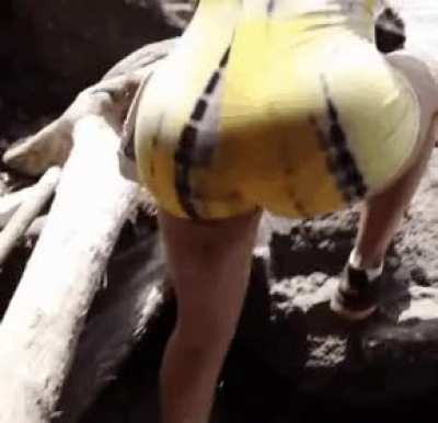 Fuck her ass is so jiggly