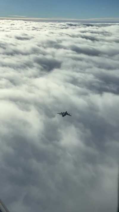 Traffic converging, 5 o&rsquo;clock, 1000 below&hellip;