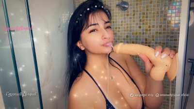 Essa semana a minha princesa Emanuelly Raquel leu os meus pensamentos e fez o mais intenso v&iacute;deo do estilo. Se no anterior teve a sensa&ccedil;&atilde;o de est&aacute; l&aacute; esse voc&ecirc; vai pirar se tanto tes&atilde;o. Ela espera por voc&ecirc;s nos canais por assinatura. A mulher mais gostosa