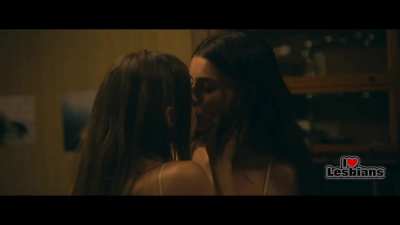 Kristine Froseth &amp;amp; Diana Silvers (Birds of Paradise)