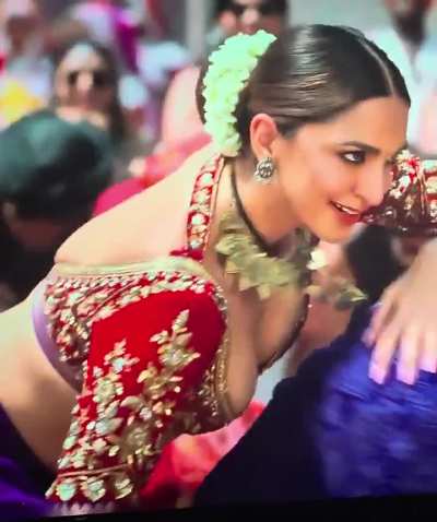 Kiara Advani Juicy - Game Changer (UHD)