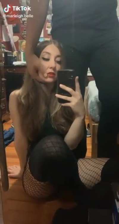 Cmon babe, stuff you pants and jizz on the mirror for my slutty tiktoks