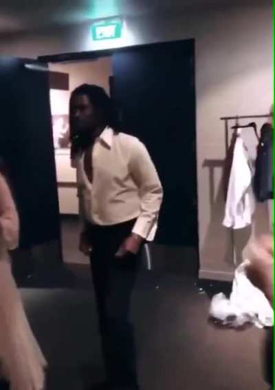 A clip of Florence covering "Shallow" backstage while on tour!
