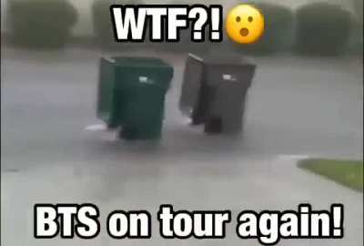 Omg, they are on tour!