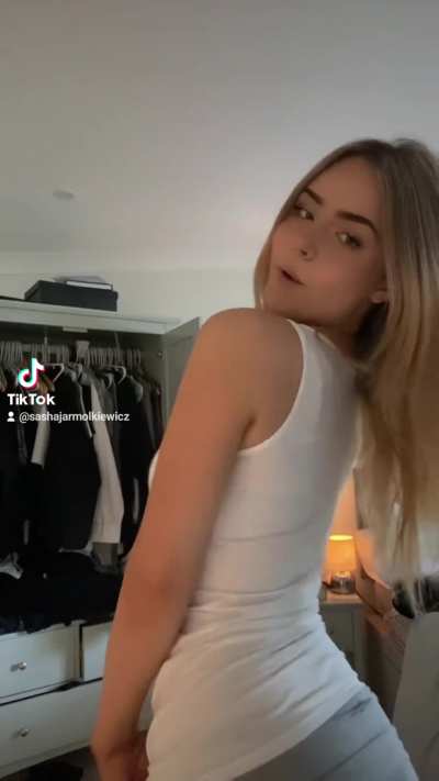 @sashajarmolkiewicz