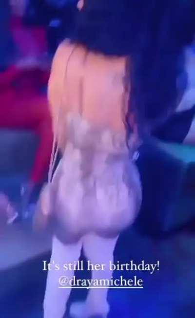 🍑🍑😝