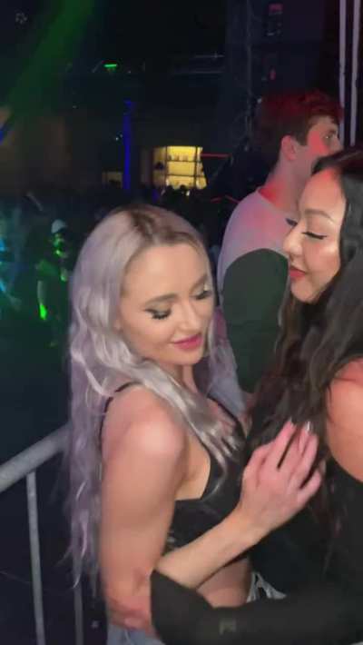 club babes playing