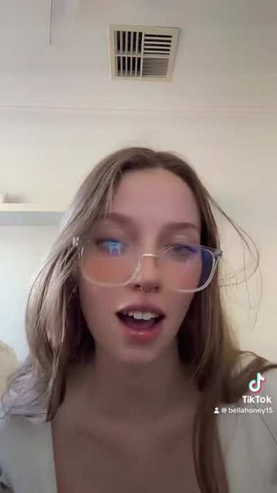 @bellahoney17