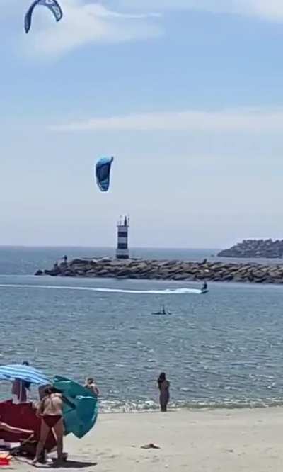 To kitesurf