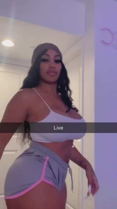 For sum reason she make normal clothes look good