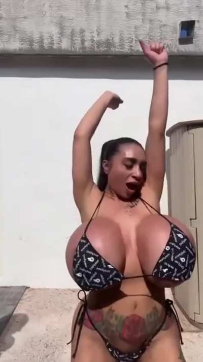 "Hey get in this TikTok with me. No, I definitely won't make your tits look small compared to mine. I'd never do that."
