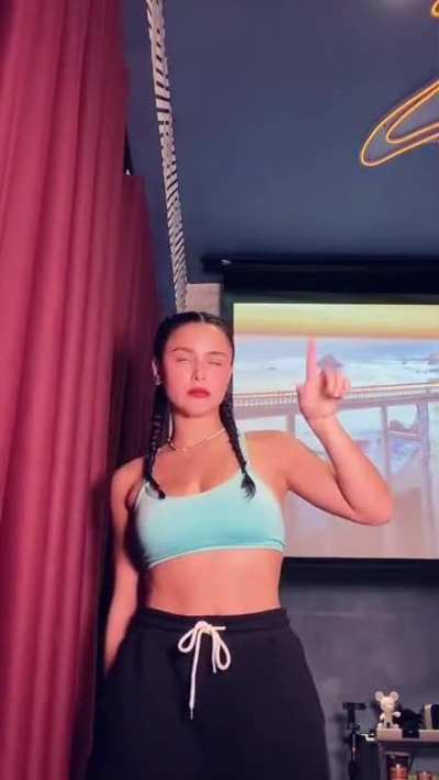 Yassi Pressman