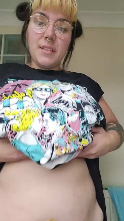 MILF tits!