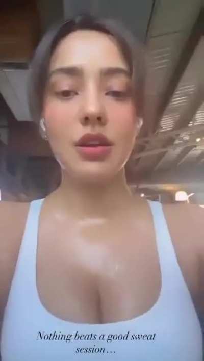 Neha looking so juicy!