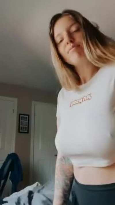 You&rsquo;ll love watching my big titties bounce as I moan and cum for you 🤭😈