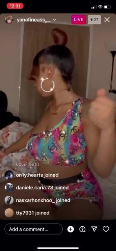 Upvote this if y&rsquo;all want more content posted