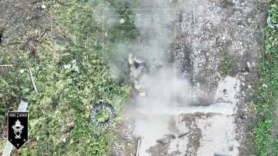 Multiple drone dropped grenade strikes on a lone Russian soldier. Video by the "1st Assault Battalion".