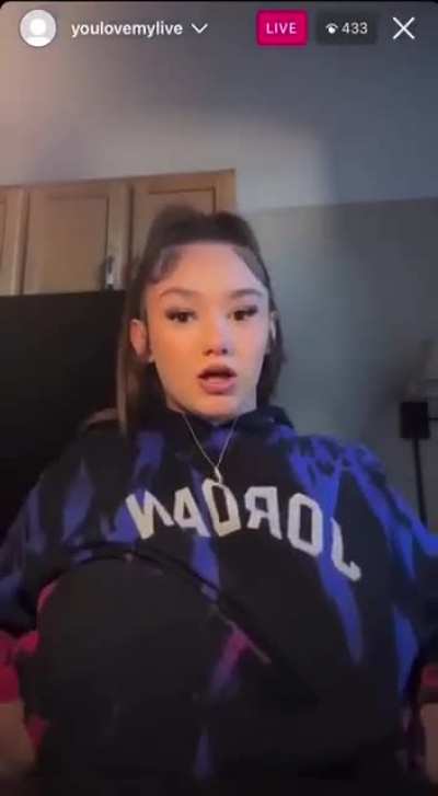 ️ ️