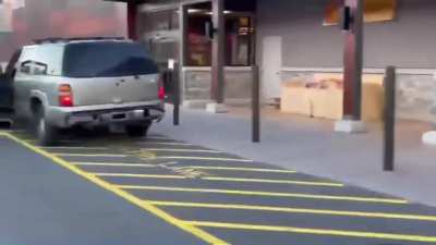 Thieves in Connecticut load up their cars with stolen products in broad daylight. You can hear at 0:12 an employee warning another not to intervene with the risk of getting fired.