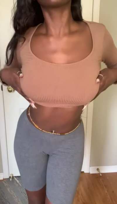 Ever wanted to suck on chocolate DD&rsquo;s😋 (oc)