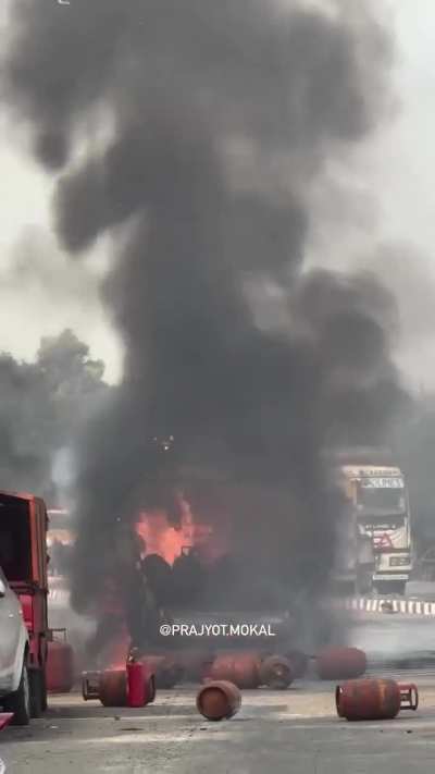 Car With Natural Gas Canisters Catches Fire
