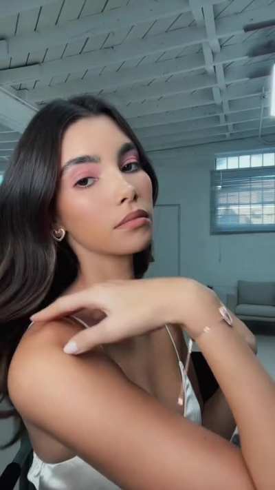 Cindy Mello [irtr]