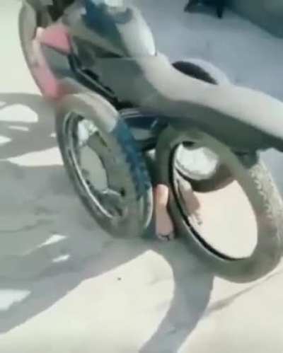 [Hindi(?) > English] This video I was sent by a friend