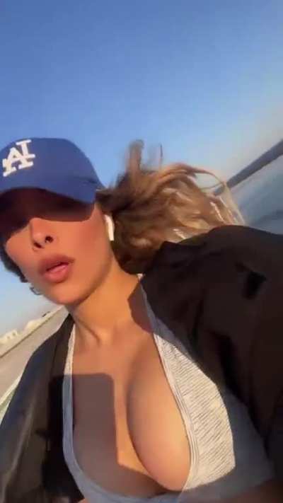 Big boobs bouncing