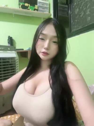 whats her @