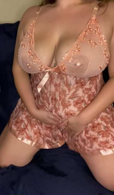 wish your cock was between my tits 😋