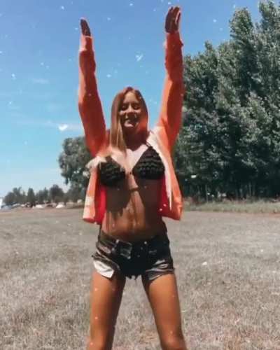She knows how to dance