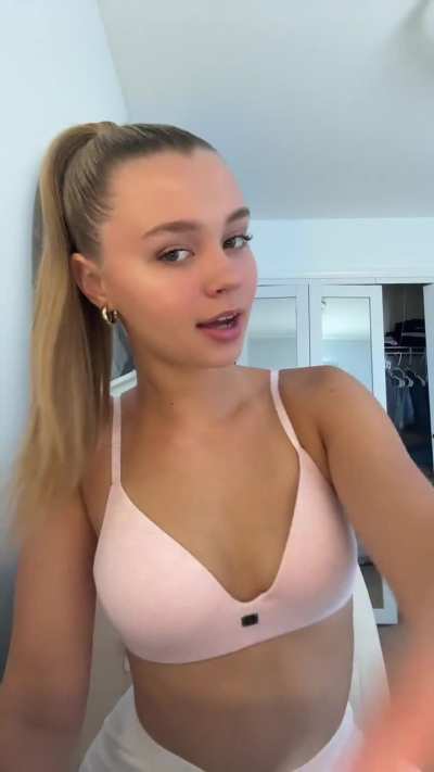 Gorgeous snowbunny