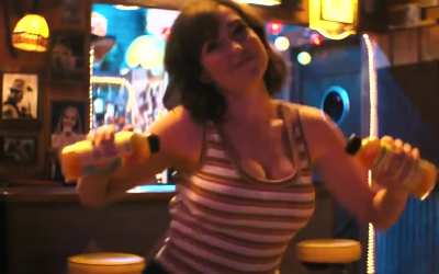 Milana Vayntrub