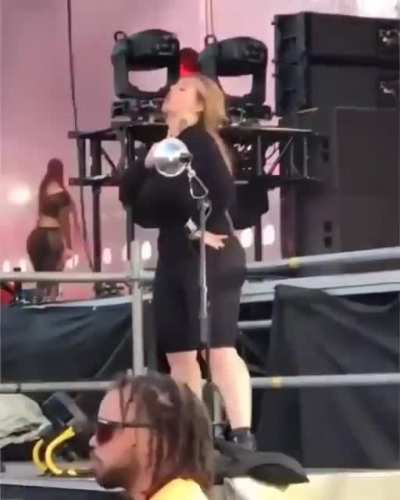 It should be easier to be a sign interpreter