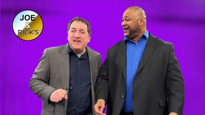 These green screen salesmen aren't very smart