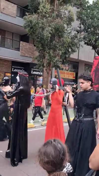 Kink version of procession