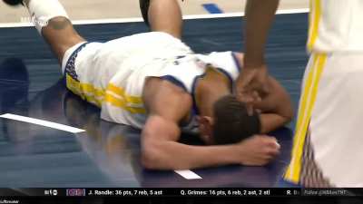 [Highlight] Jordan Poole takes a mean People's Elbow to the jaw from Spencer Dinwiddie as the call gets reviewed for a flagrant foul