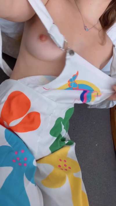 I give off kids tv presenter vibes&hellip;.with great boobies 🤭 (reveal)