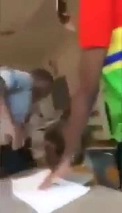 Niggas need to start using their brains before it gets knocked out their skulls 🤦&zwj;♂️ 💀