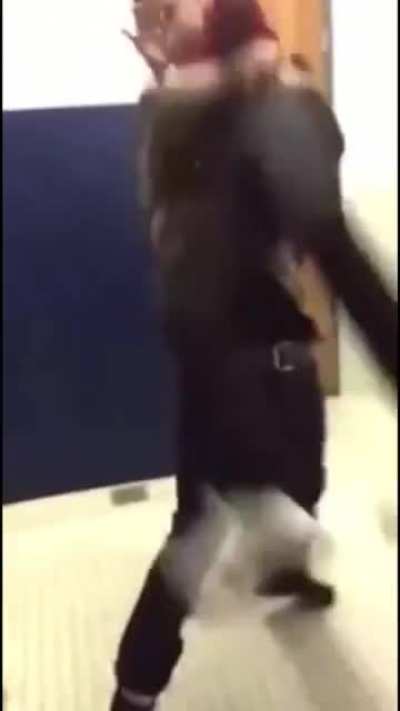 One&rsquo;s got hands, unfortunately the other&rsquo;s got weight (audios weird I only could find this posted as slow-mo)