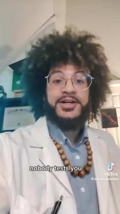 "only 2 gender ls basic biology" meanwhile the professional biologist