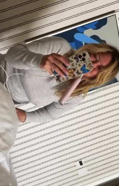 Hilary Duff nice jiggle and pokies