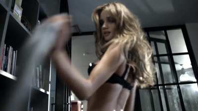 This ad with Rosie Huntington-Whiteley blew my mind off for a long time...Wished they'd do such things with another VS models too.