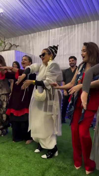 Shabana Azmi and Javed Akhtar’s grand 75th celebration was a starry night to remember. What are your thoughts?